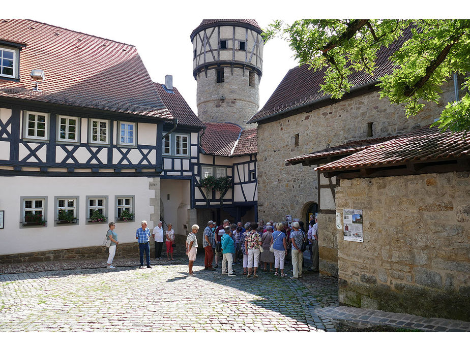 Sankt Crescentius on Tour in Ostheim und auf dem Kreuzberg (Foto: Karl-Franz Thiede)